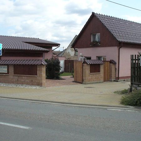 Penzion Jarka Lednice Εξωτερικό φωτογραφία